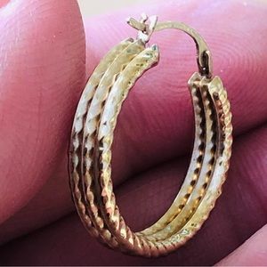 10K Solid Yellow Gold One (1) Single Hoop Earring